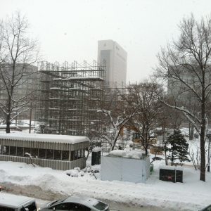 札幌雪祭り　１月６日　大雪像　雪が積まれてまーす